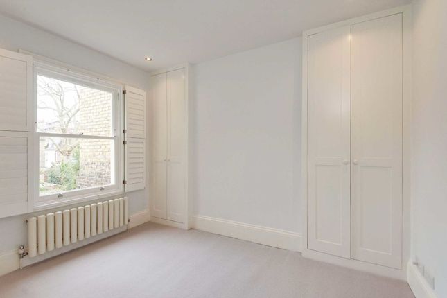 Terraced house to rent in Gordon Place, London