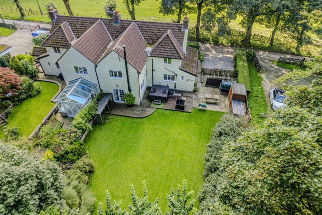 2, Brook House Drive, Buxton, Derbyshire photo 2