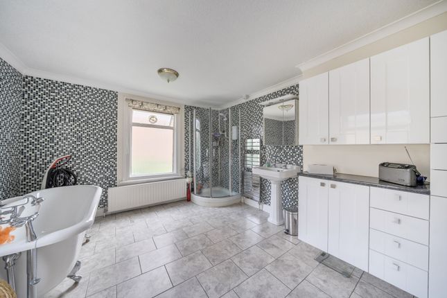 147, Southampton Way, London photo 4