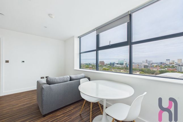 Apt 908, West Point, Manchester photo 4