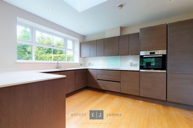 5 William Court, Manor Road, Chigwell photo 3