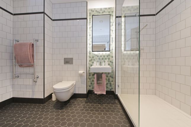 Flat 1105, 1105 Bridgewater House, Lookout Lane, London photo 5