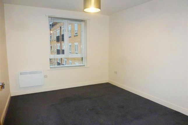 132 Ovaltine Court, Ovaltine Drive, KINGS LANGLEY photo 4
