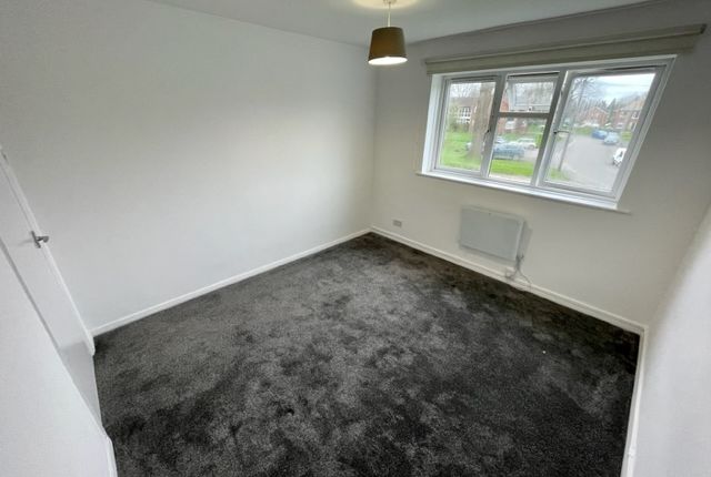 Flat to rent in St Johns Close, Knowle, Solihull