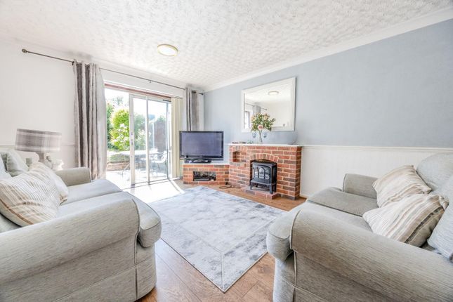 35, Rothwell Close, Leigh-On-Sea photo 2