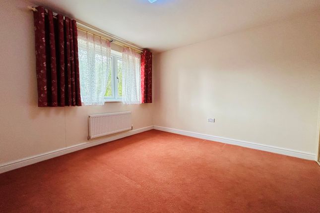 93, Girton Way, DERBY photo 2
