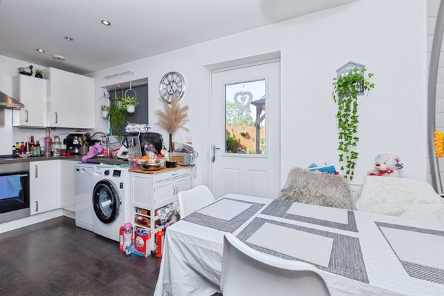19, Old Saffron Lane, Leicester photo 4