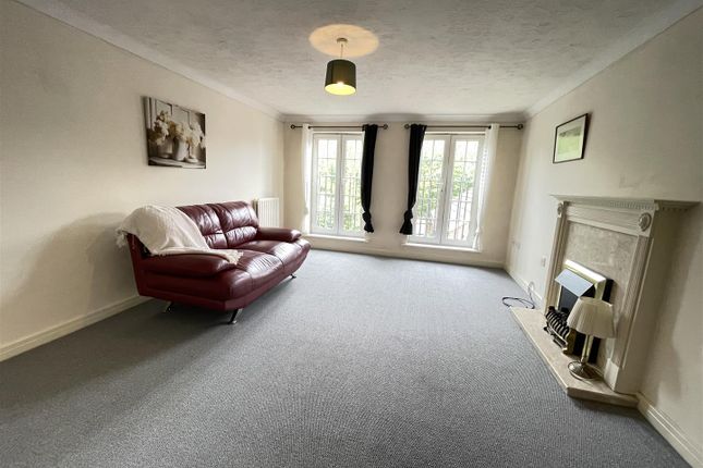 Town house for sale in Robin Mews, Loughborough