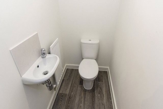 10, Bevan Close, Staffordshire photo 4
