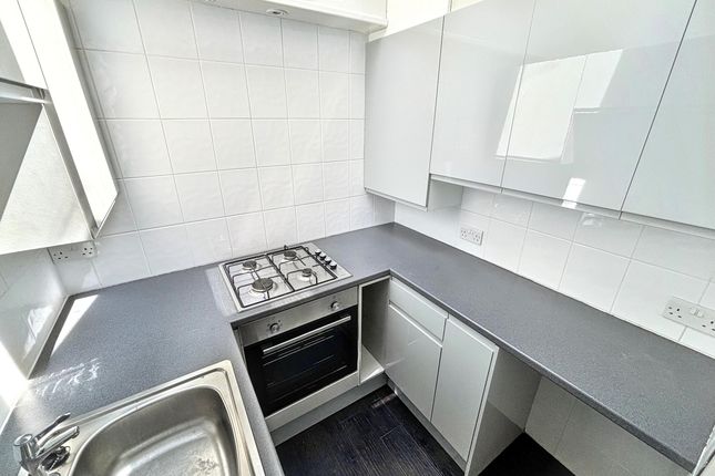 29 Stott Terrace, Bradford photo 4