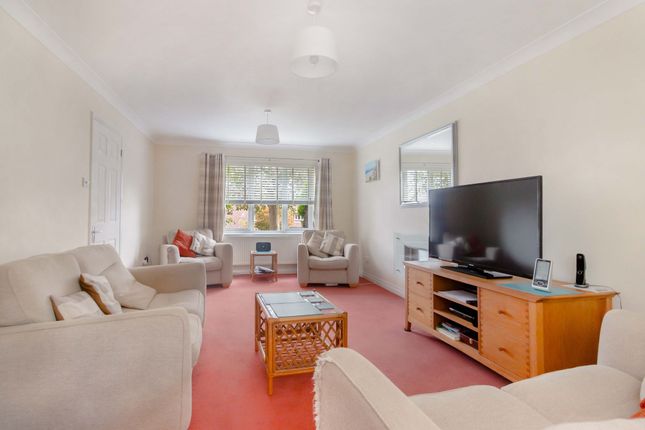 21, Tainters Brook, Uckfield, TN22 photo 2
