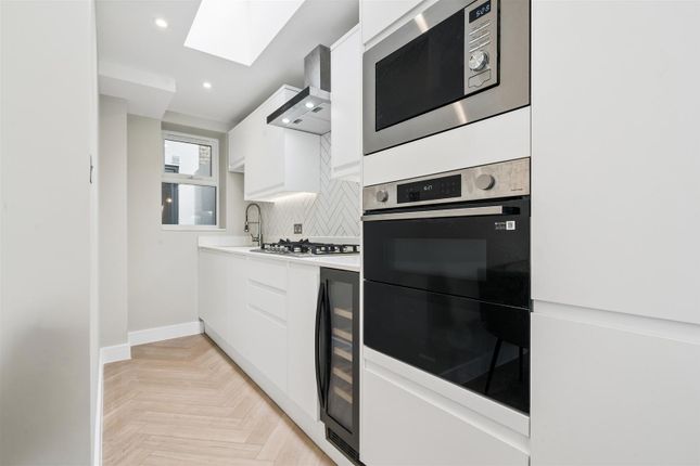 Flat 1, 20 Hoyle Road, London photo 4