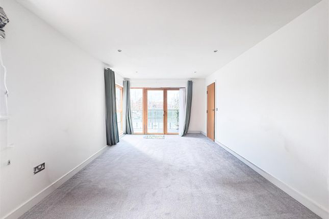 Flat 1, Palomar Court, 4 Midway Quay, Eastbourne photo 3