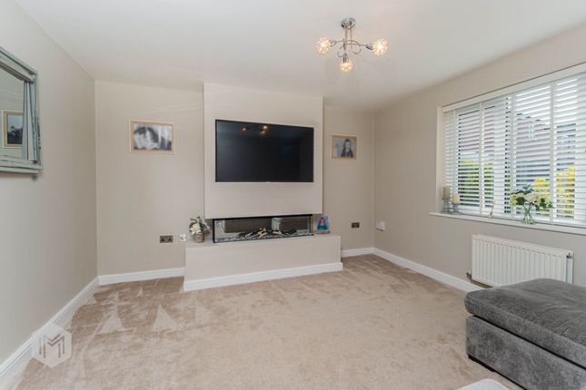 6 Sky Lark Close, Bolton photo 3