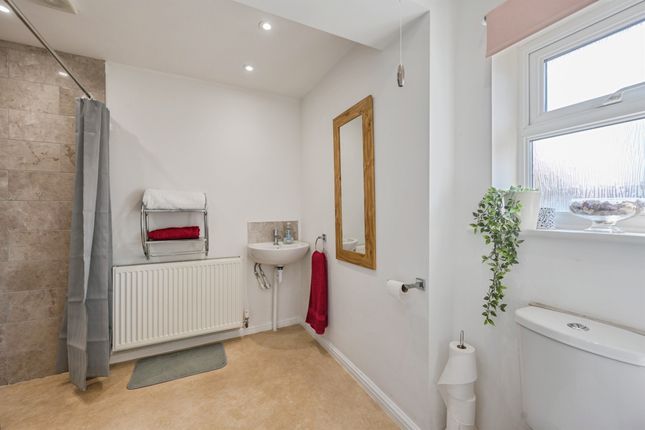 14, Chestnut Close, Rugeley photo 4