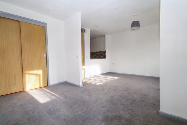 Studio for sale in Woodlea Court, Uxbridge, Middlesex