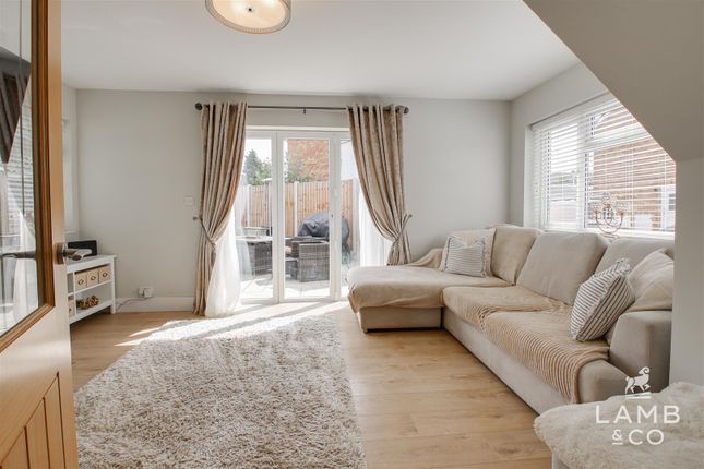 17, James Gardens, St. Osyth photo 2