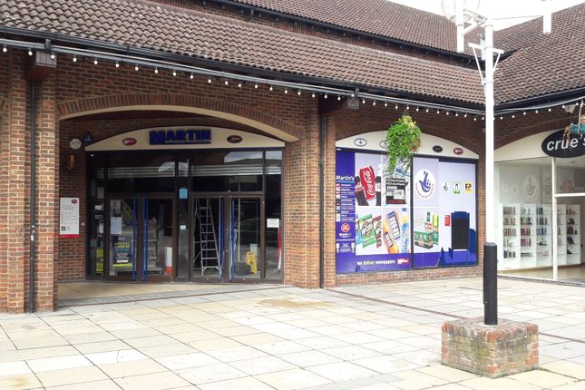 Thumbnail Retail premises to let in Chineham Shopping Centre, Chineham, Basingstoke