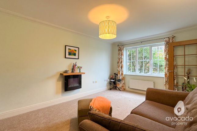Burghfield, Berkshire photo 4