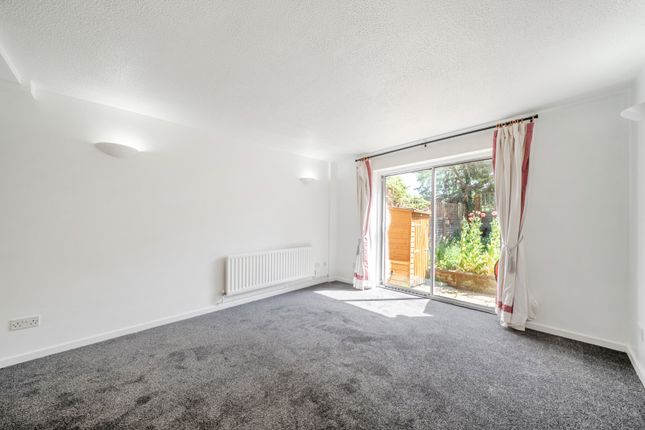 11, Lamplighters Close, Kent photo 3