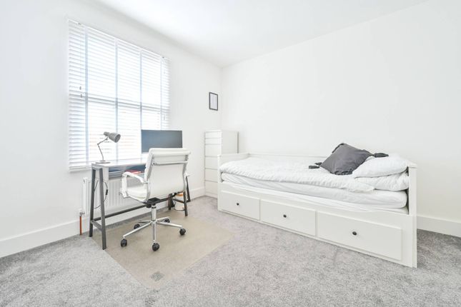End terrace house to rent in Walnut Tree Close, Guildford