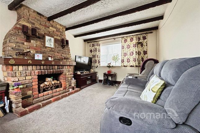 9, Sandhills Lane, Surrey photo 2