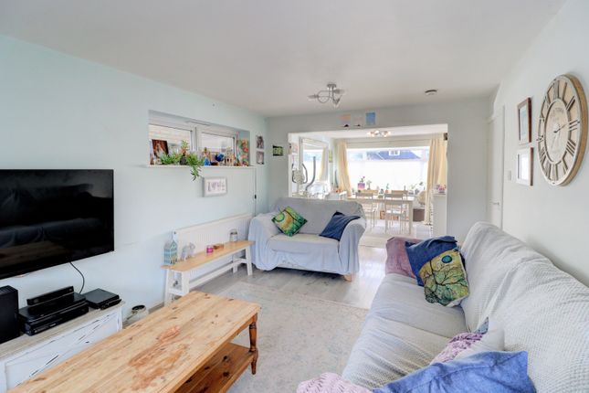 7, Wycombe Road, High Wycombe photo 2
