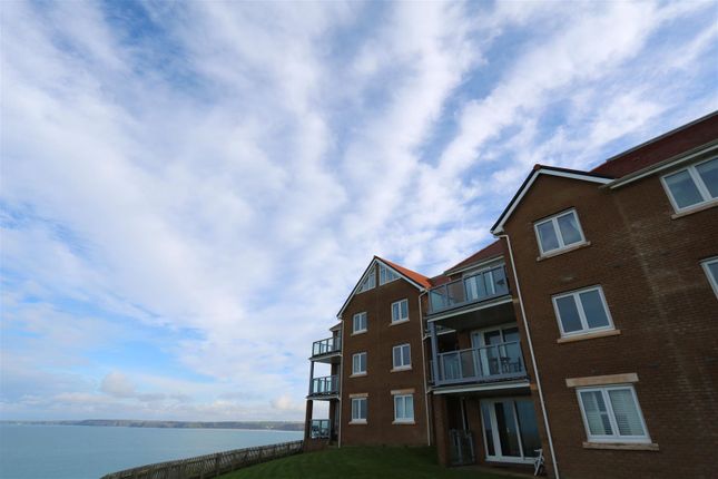 Thumbnail Flat to rent in Headland Road, Newquay
