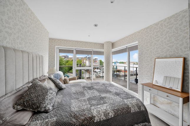 Flat 38, Spinnaker House,, Juniper Drive, Wandsworth photo 4