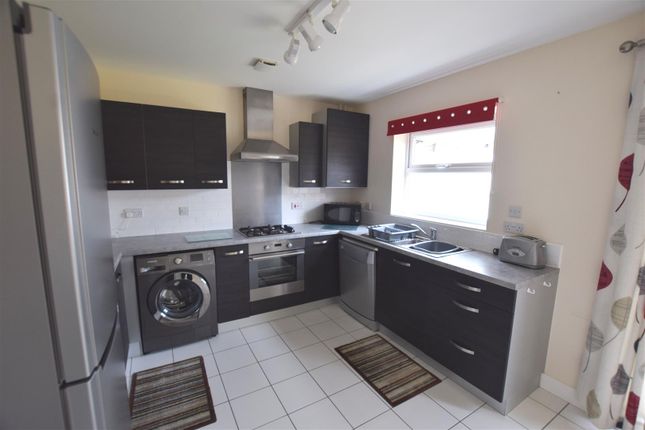 14, Horsley Close, Swindon photo 4