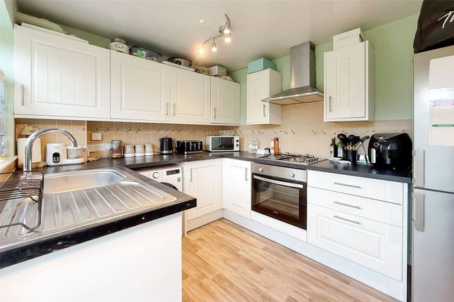 21, Esmonde Close, West Sussex photo 4