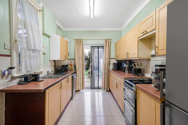 338 Central Avenue, Southend-On-Sea photo 4