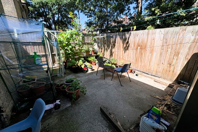 130, Scotts Road, Southall photo 2