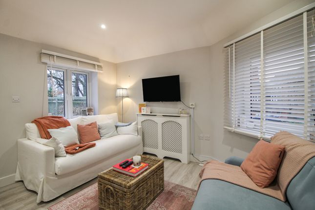 1 Harwood House, 2 Clockhouse Road, Farnborough photo 2