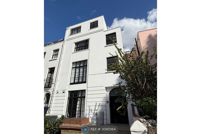Flat C, Grove Lane, London photo 2