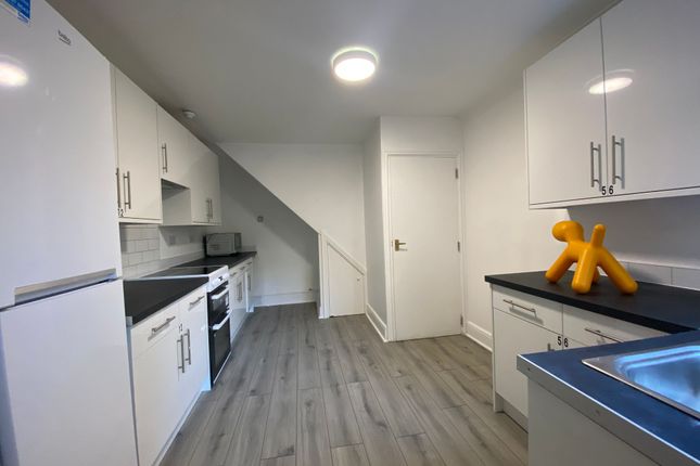 Room 6 182, Hughenden Road, High Wycombe photo 5