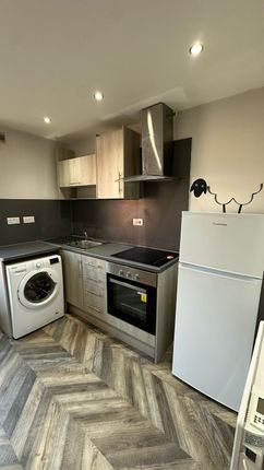 2B, Andrew Street, Preston photo 2
