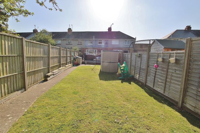 10, Queens Grove, Waterlooville photo 3