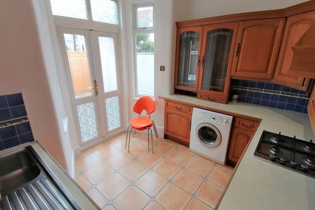 Flat 1 - 389, GREEN LANE, Ilford photo 5