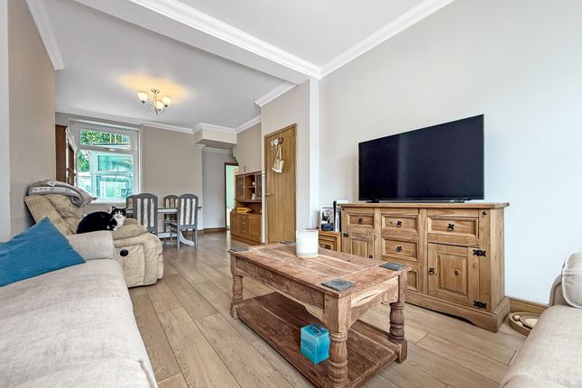 33 St. Fagans Street, Caerphilly photo 2