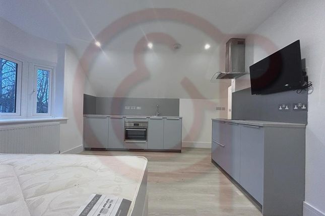 TF Studio 1 - 20 Spencer Road, London photo 2