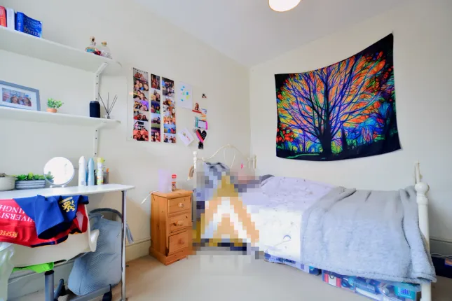 18, Katie Road, Birmingham photo 5