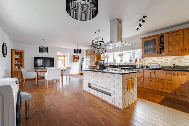 25 Bellrope Lane, Wymondham photo 2