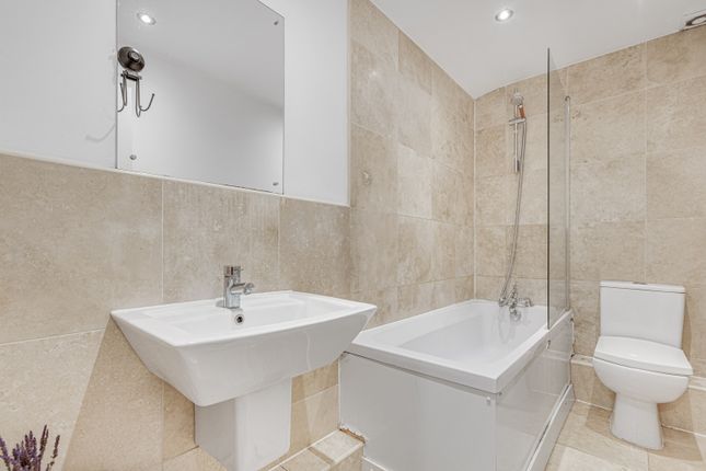 Flat for sale in Lindore Road, Battersea