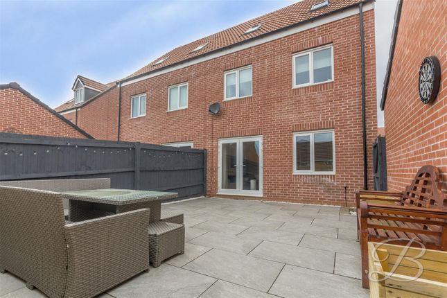 Town house for sale in Blackthorn Gardens, Clipstone Village, Mansfield