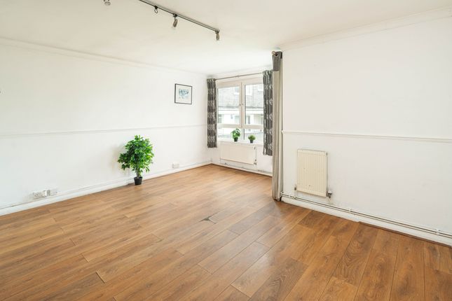 20A Fern Court, Drakefell Road, London photo 3