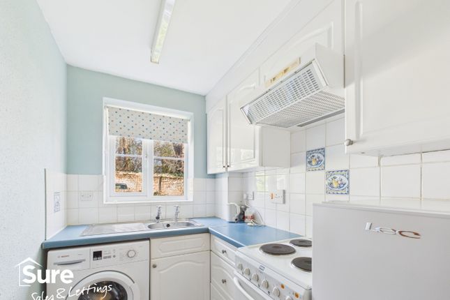 3, Andrews Close, Hemel Hempstead photo 4