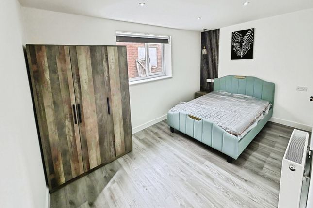 Room 3, 26, Brunswick, Berkshire photo 2