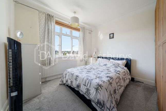 Flat 21 Monkswell Court, Colney Hatch Lane, Muswell Hill photo 4