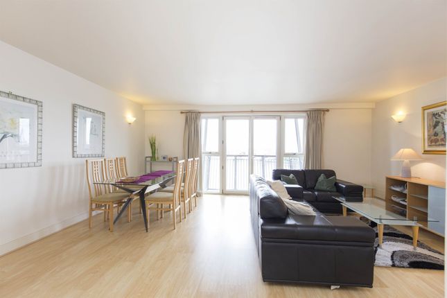 Thumbnail Flat to rent in Pierpoint Building, 16 Westferry Road, London